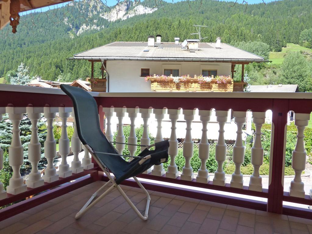 Appartamenti Majon Sotroi Campitello di Fassa Oda fotoğraf