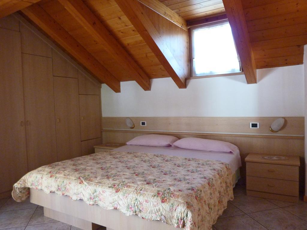 Appartamenti Majon Sotroi Campitello di Fassa Oda fotoğraf